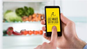 Circular Onopia - Last Minute Sotto Casa est une société italienne qui a développé une application permettant aux consommateurs de acheter des aliments en fin de date de péremption à des prix réduits et de les retirer dans des distributeurs automatiques.