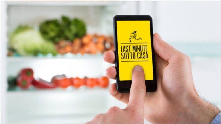Circular Onopia - Last Minute Sotto Casa est une société italienne qui a développé une application permettant aux consommateurs de acheter des aliments en fin de date de péremption à des prix réduits et de les retirer dans des distributeurs automatiques.